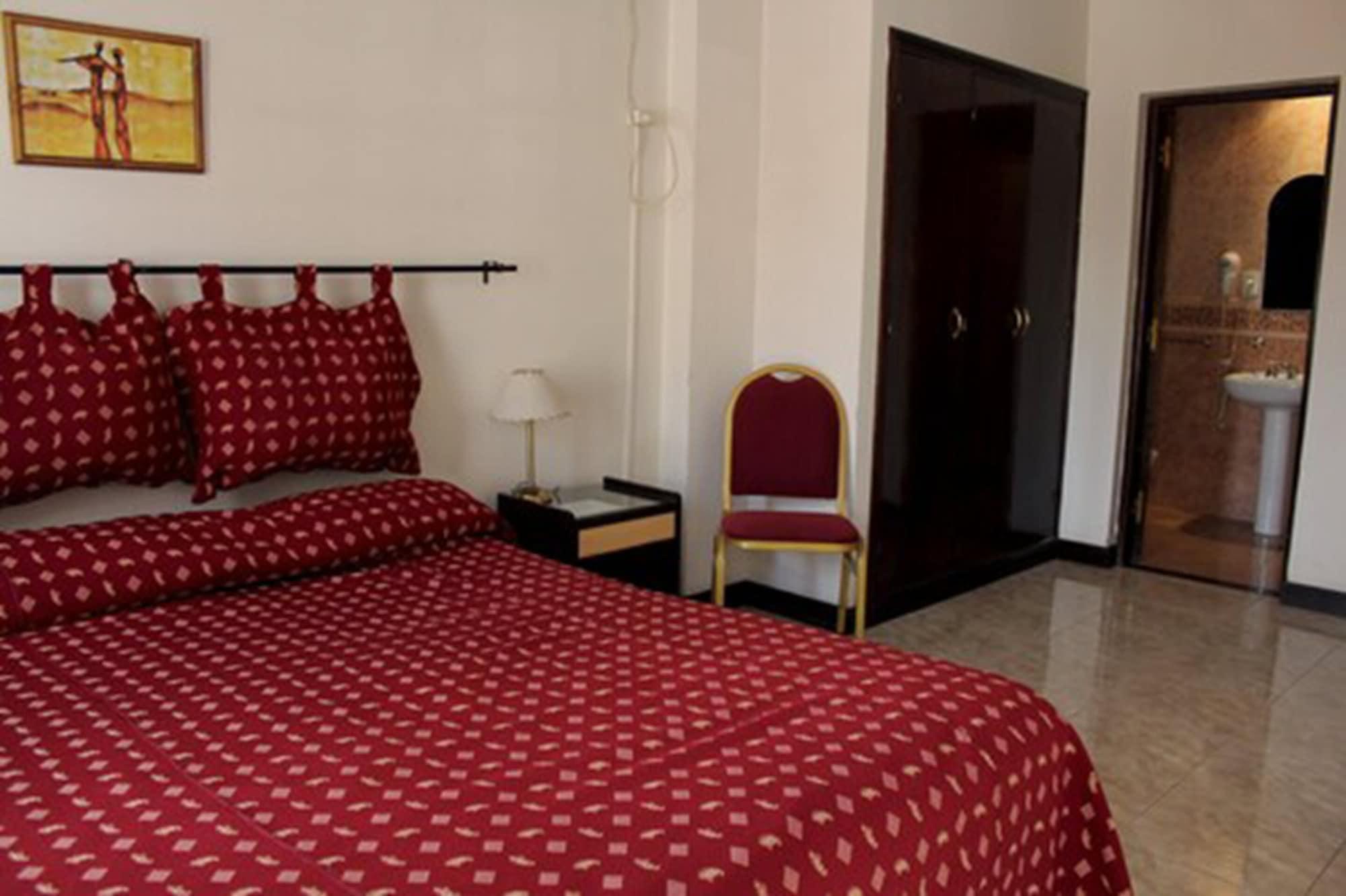Hotel Marilian Salta Exterior photo